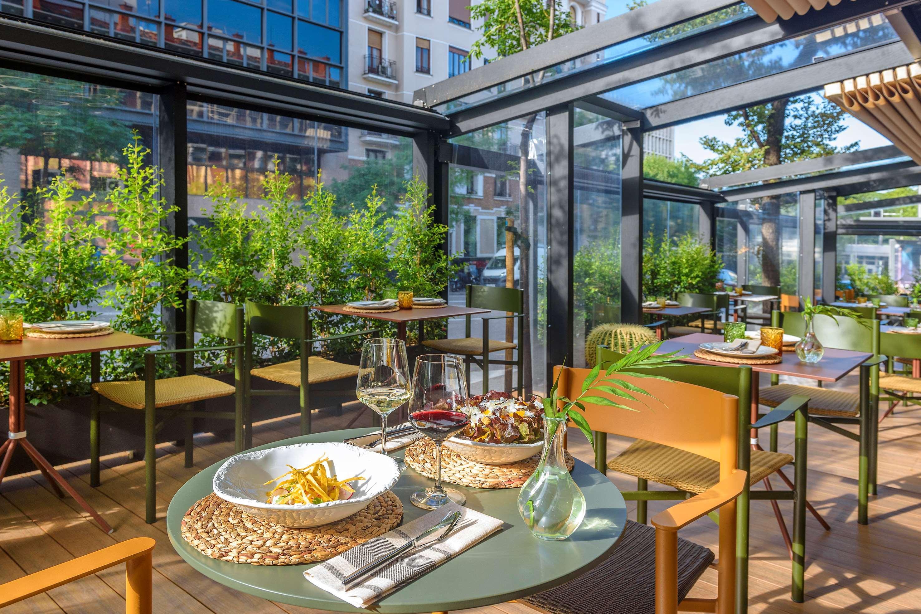 Melia Madrid Serrano Esterno foto