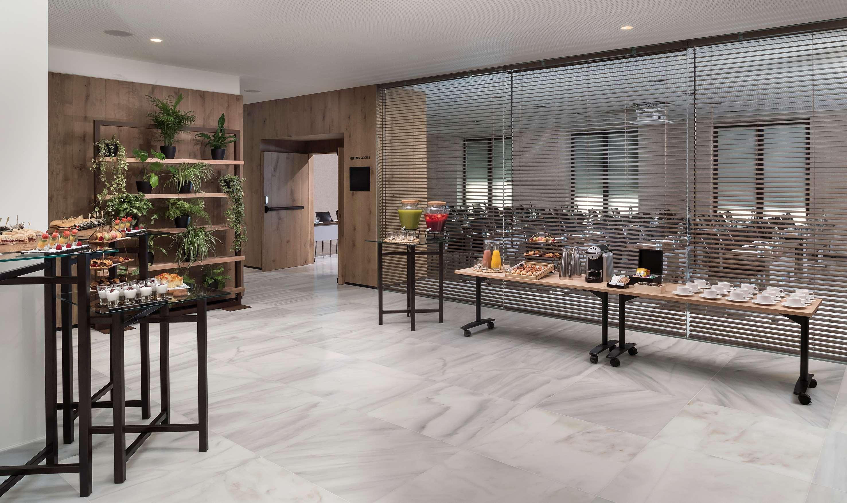 Melia Madrid Serrano Esterno foto