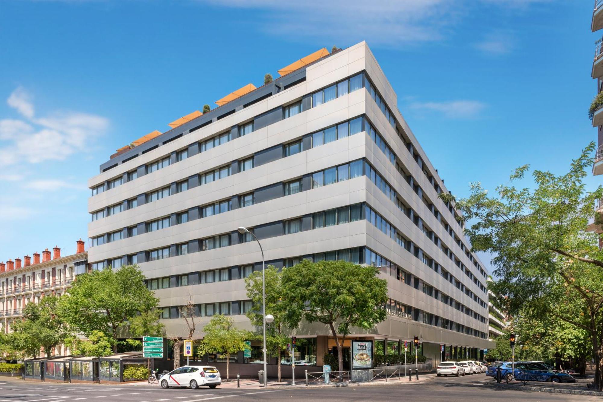 Melia Madrid Serrano Esterno foto